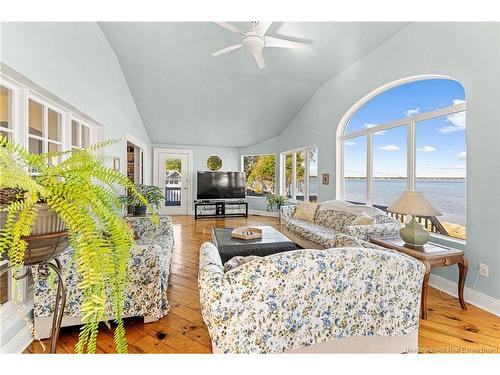 260 Belle Isle St, Shediac, NB 