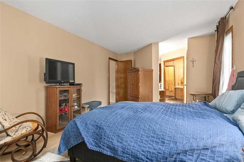 419 Main St, Oakbank, MB 