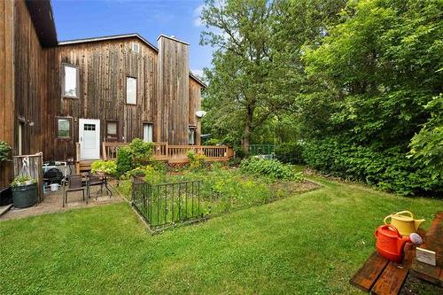 419 Main St, Oakbank, MB 