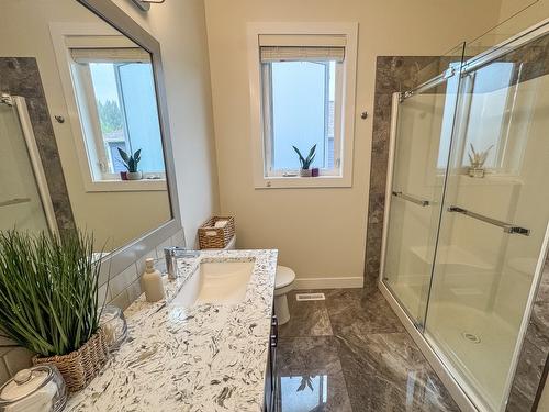 193 Shadow Mountain Boulevard, Cranbrook, BC - Indoor Photo Showing Bathroom