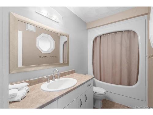 18 Hillview St, Upper Kingsclear, NB 