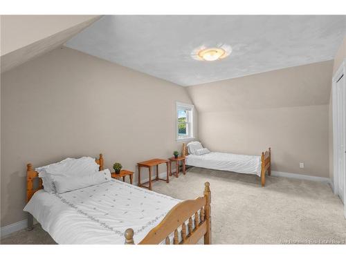 18 Hillview St, Upper Kingsclear, NB 