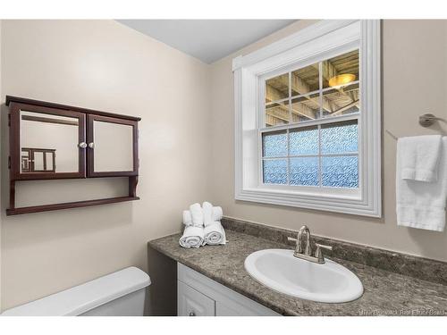 18 Hillview St, Upper Kingsclear, NB 