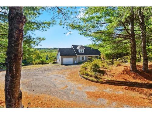 18 Hillview St, Upper Kingsclear, NB 