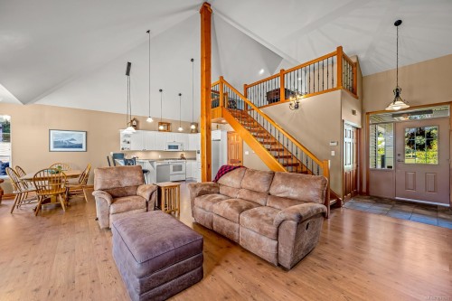 2435 Charleville Rd, Campbell River, BC 