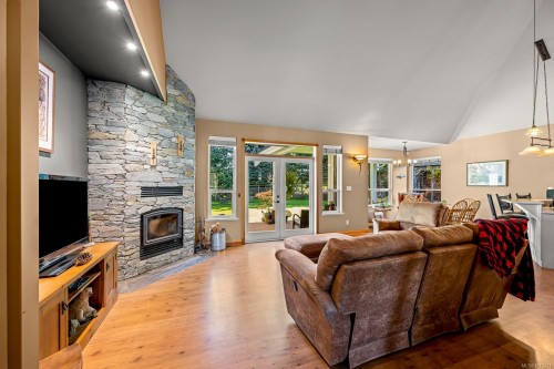 2435 Charleville Rd, Campbell River, BC 