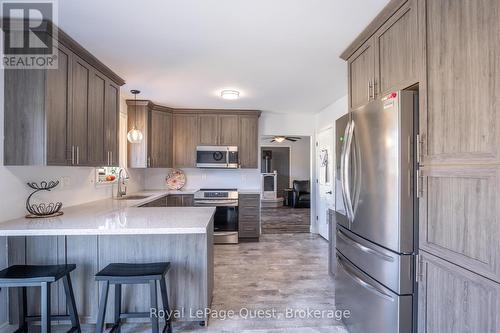 2070 Hawley Road, Severn (Marchmont), ON - Indoor Photo Showing Kitchen