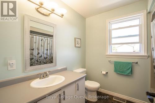 2070 Hawley Road, Severn (Marchmont), ON - Indoor Photo Showing Bathroom