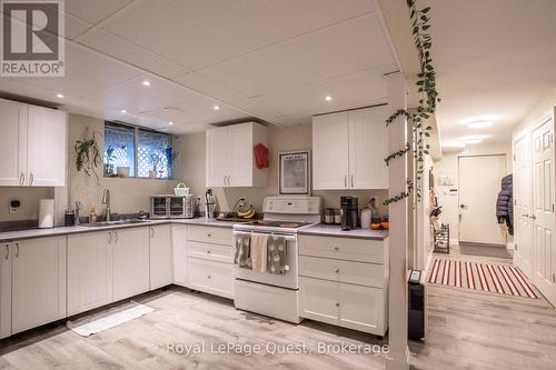 2070 Hawley Road, Severn (Marchmont), ON - Indoor Photo Showing Kitchen