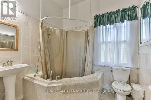 366 Salisbury Street, London East (East G), ON - Indoor Photo Showing Bathroom