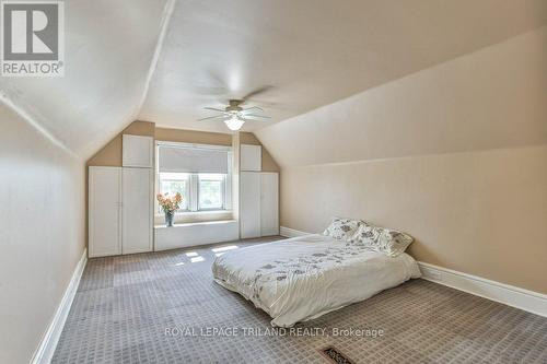 366 Salisbury Street, London East (East G), ON - Indoor Photo Showing Bedroom