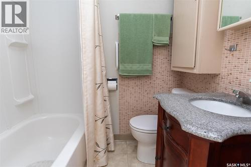 414 3Rd Street E, Wynyard, SK - Indoor Photo Showing Bathroom