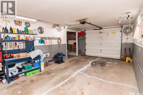 414 3Rd Street E, Wynyard, SK - Indoor Photo Showing Garage