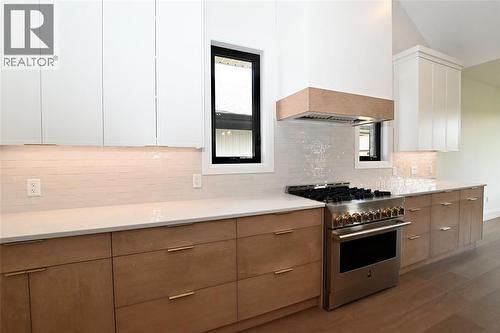 3464 Paul Crescent, Plympton-Wyoming, ON - Indoor Photo Showing Kitchen