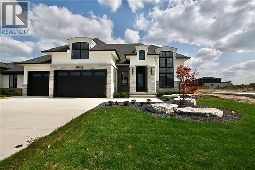 3464 Paul Crescent, Plympton-Wyoming, ON - Outdoor With Facade