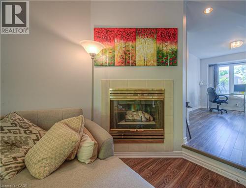 310 Christopher Drive Unit# 15, Cambridge, ON - Indoor Photo Showing Living Room With Fireplace
