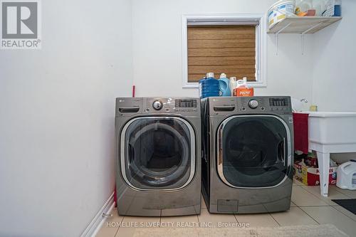 366 Porter Drive, Woodstock, ON - Indoor Photo Showing Laundry Room