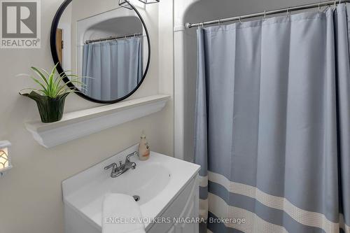 75573 Elliott Street, Bluewater (Bayfield), ON - Indoor Photo Showing Bathroom