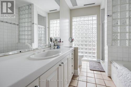5 Abrams Place, Toronto, ON - Indoor Photo Showing Bathroom