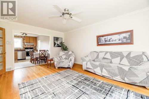 2740 Moncton Road, Ottawa, ON - Indoor Photo Showing Living Room