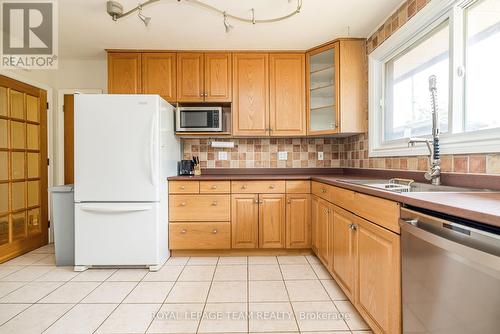 2740 Moncton Road, Ottawa, ON - Indoor Photo Showing Kitchen