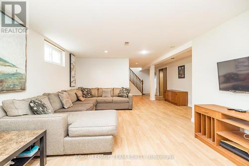 2740 Moncton Road, Ottawa, ON - Indoor Photo Showing Living Room