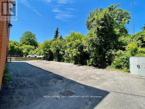 301 - 107 Holland Street E, Bradford West Gwillimbury, ON 