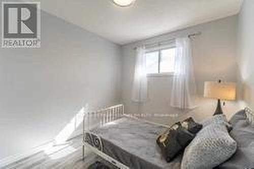145 Chestnut Street N, Cambridge, ON - Indoor Photo Showing Bedroom