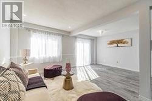 145 Chestnut Street N, Cambridge, ON - Indoor