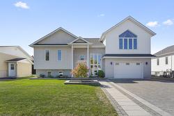 13382 Rue St-Michel  Mirabel, QC J7J 1H3