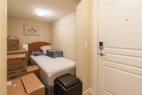 218-1089 Sunset Drive, Kelowna, BC - Indoor