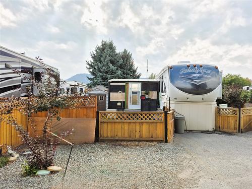 12-415 Commonwealth Road, Kelowna, BC - Outdoor