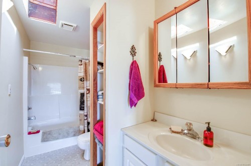 3147 2Nd Ave, Port Alberni, BC 