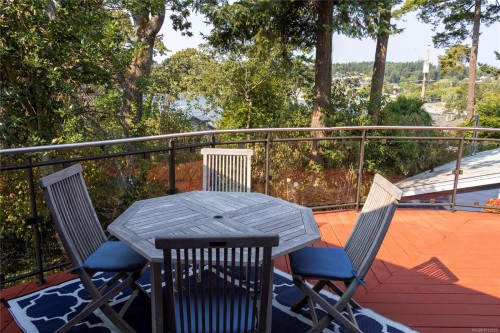 2710 Sea View Rd, Saanich, BC 