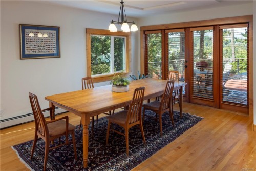 2710 Sea View Rd, Saanich, BC 