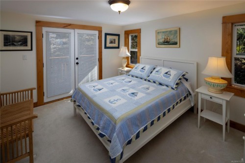 2710 Sea View Rd, Saanich, BC 