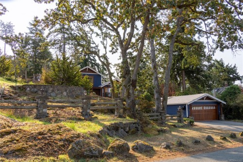 2710 Sea View Rd, Saanich, BC 