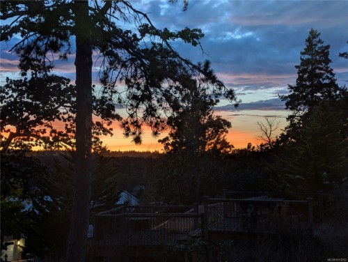 2710 Sea View Rd, Saanich, BC 