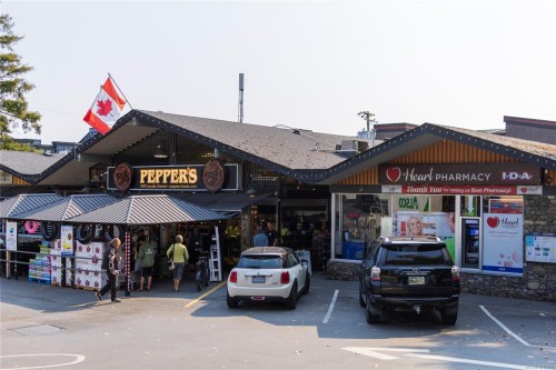 2710 Sea View Rd, Saanich, BC 