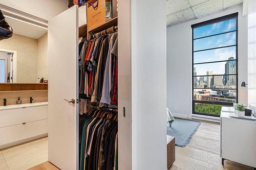 Walk-in closet - Ph2-1-1330 Rue Olier, Montréal (Le Sud-Ouest), QC - Indoor