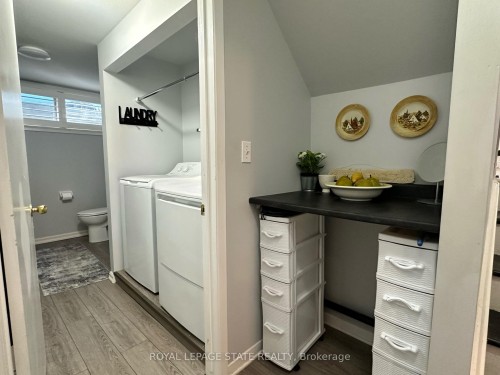 102 Jarrett Place, Haldimand, ON - Indoor Photo Showing Laundry Room