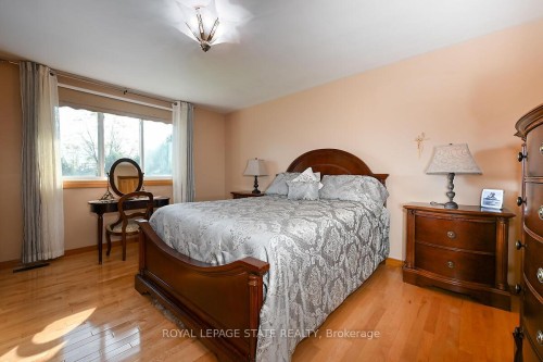 53 Glover Road, Hamilton, ON - Indoor Photo Showing Bedroom