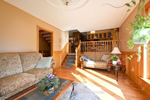 53 Glover Road, Hamilton, ON - Indoor Photo Showing Living Room
