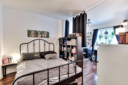 Primary bedroom - 8031  - 8035 Rue St-Hubert, Montréal (Villeray/Saint-Michel/Parc-Extension), QC - Indoor Photo Showing Bedroom