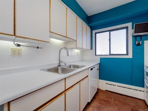 200-2747 Satellite St, Oak Bay, BC - Indoor Photo Showing Kitchen With Double Sink