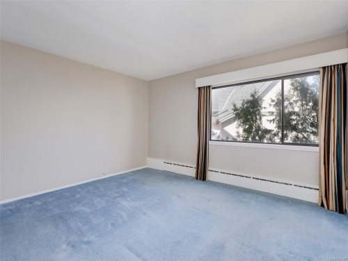 200-2747 Satellite St, Oak Bay, BC - Indoor Photo Showing Other Room