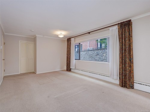 200-2747 Satellite St, Oak Bay, BC - Indoor Photo Showing Other Room