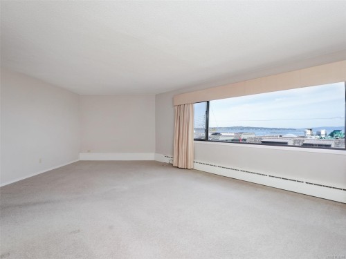 200-2747 Satellite St, Oak Bay, BC - Indoor Photo Showing Other Room