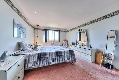 Primary bedroom - 8-4948 Boul. Notre-Dame, Laval (Chomedey), QC - Indoor Photo Showing Bedroom