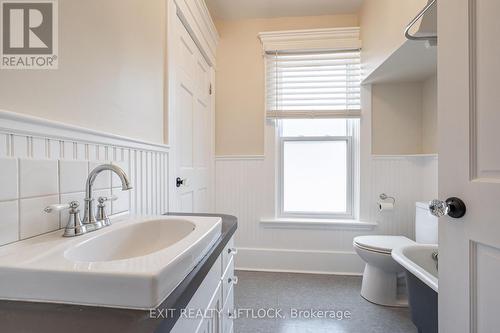 141 Hunter Street E, Peterborough (Ashburnham Ward 4), ON 